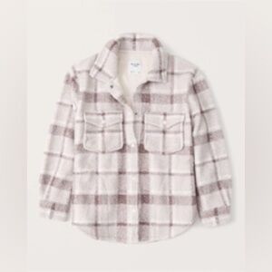 Abercrombie & Fitch Sherpa Shirt Jacket in cream plaid